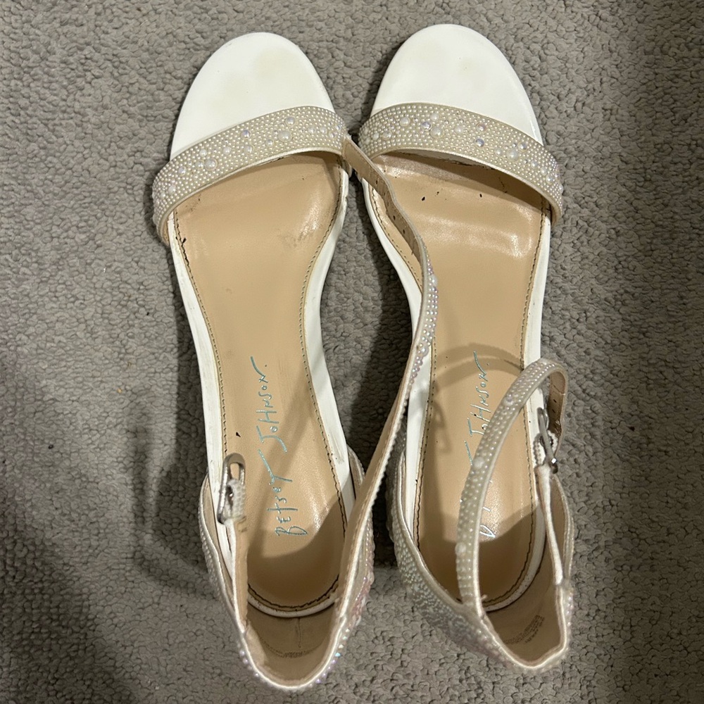 Betsey Johnson Mari Sandal White - Picture 7 of 7